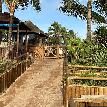 Flat Guarajuba 4 Quartos Terreo A Beira Mar - Pe Na Areia - Governanca Com Arrumadeira E Wi Fi Inclusos Camassari Esterno foto