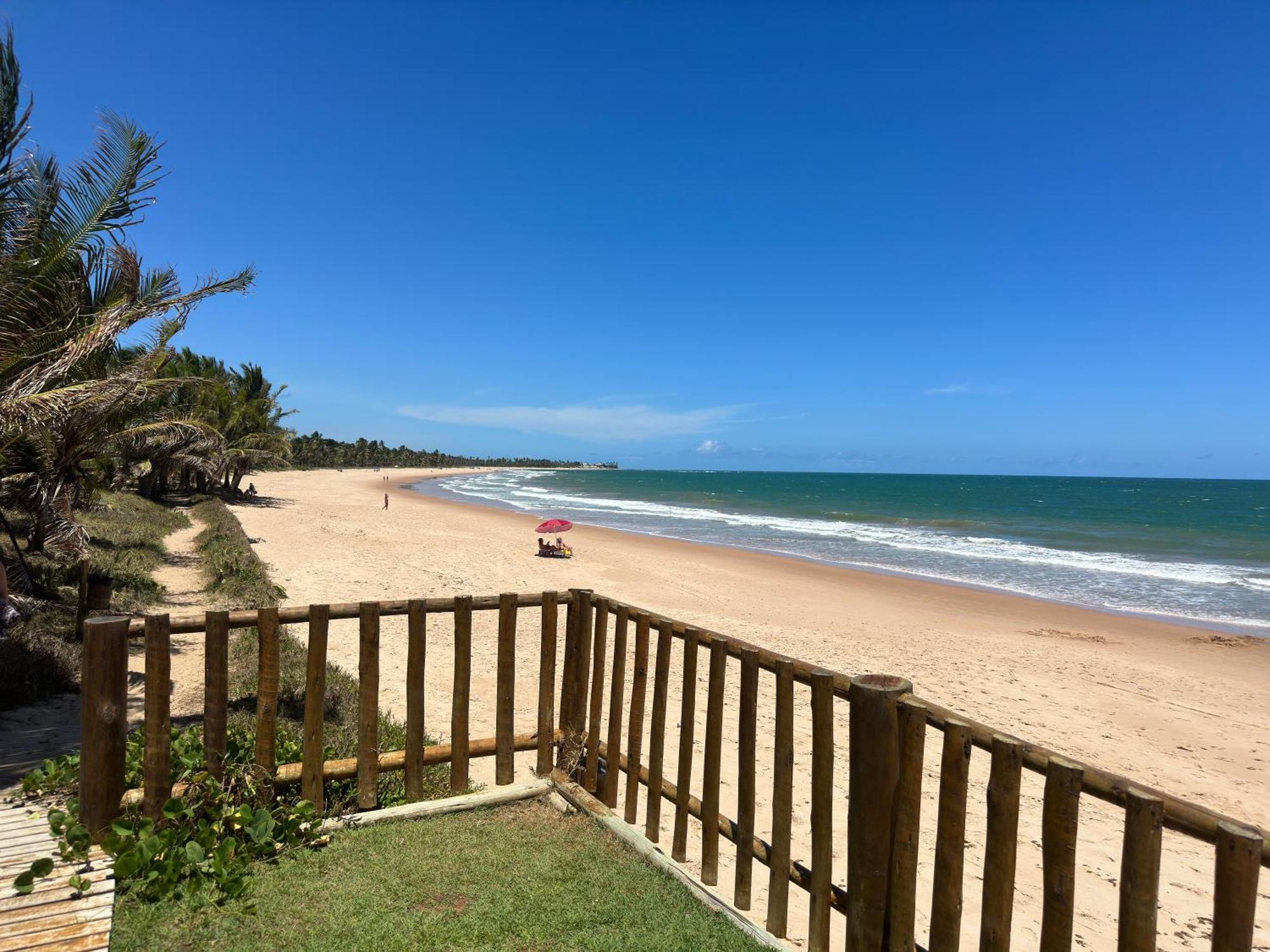 Flat Guarajuba 4 Quartos Terreo A Beira Mar - Pe Na Areia - Governanca Com Arrumadeira E Wi Fi Inclusos Camassari Esterno foto