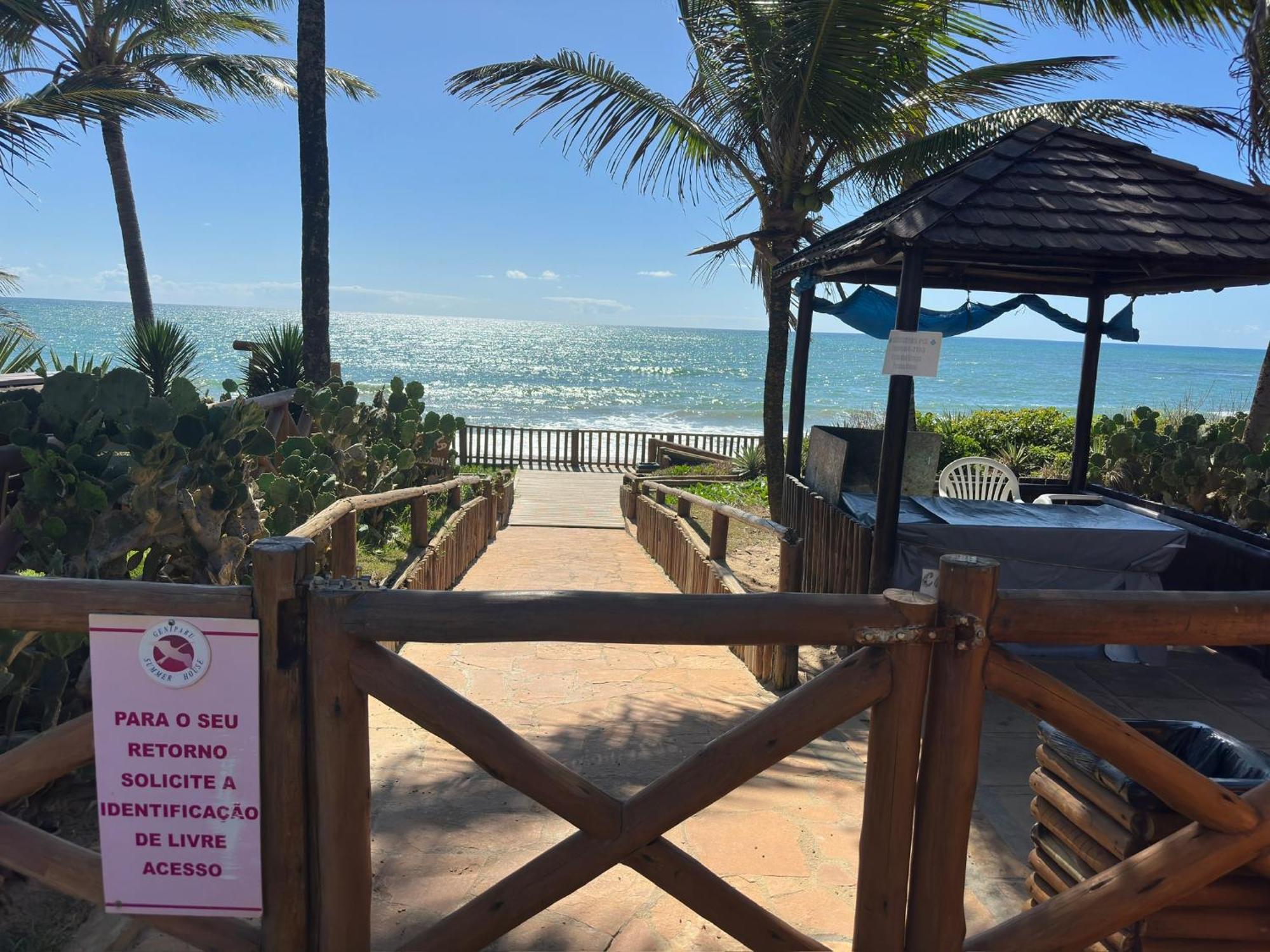 Flat Guarajuba 4 Quartos Terreo A Beira Mar - Pe Na Areia - Governanca Com Arrumadeira E Wi Fi Inclusos Camassari Esterno foto