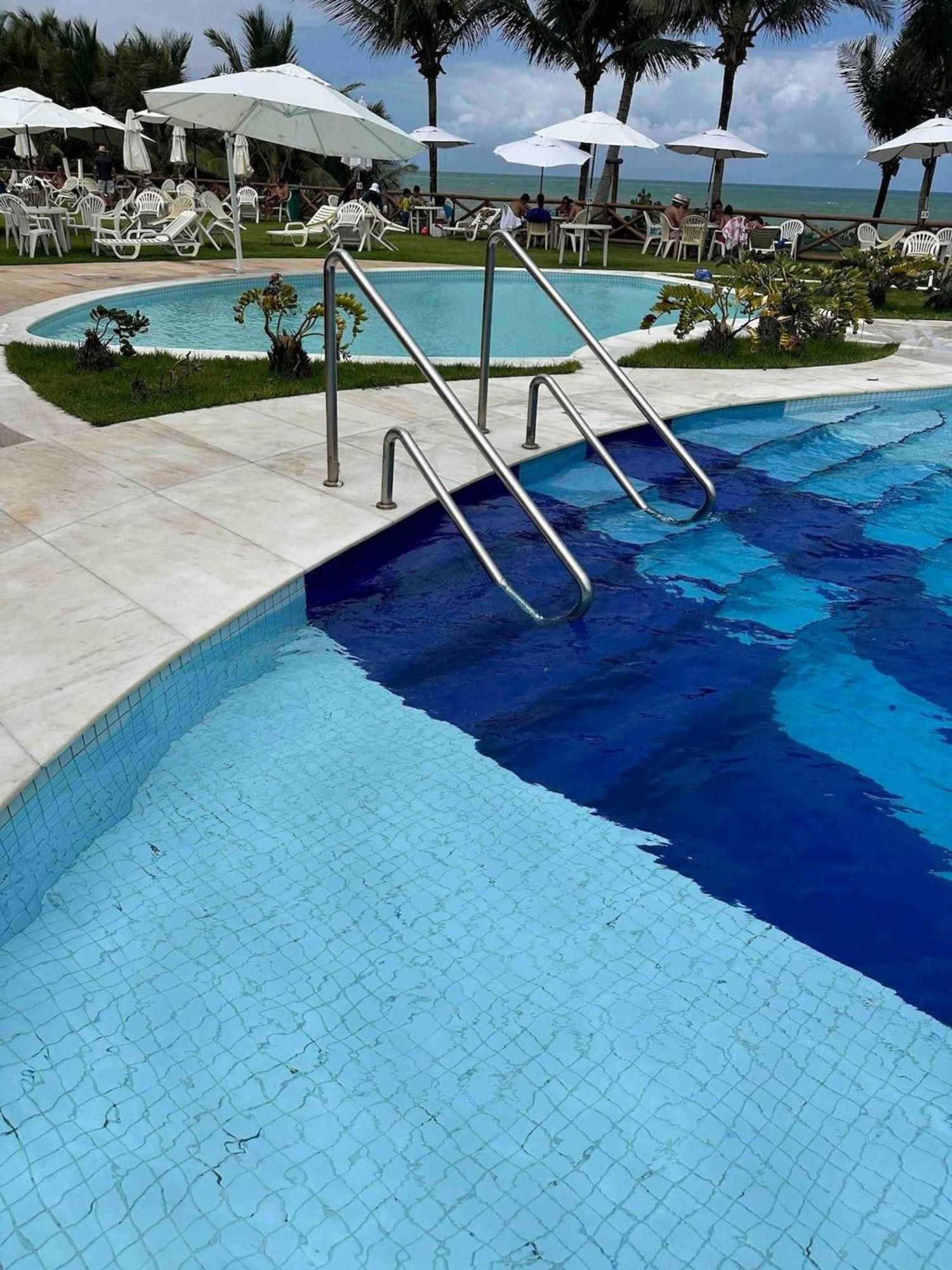 Flat Guarajuba 4 Quartos Terreo A Beira Mar - Pe Na Areia - Governanca Com Arrumadeira E Wi Fi Inclusos Camassari Esterno foto