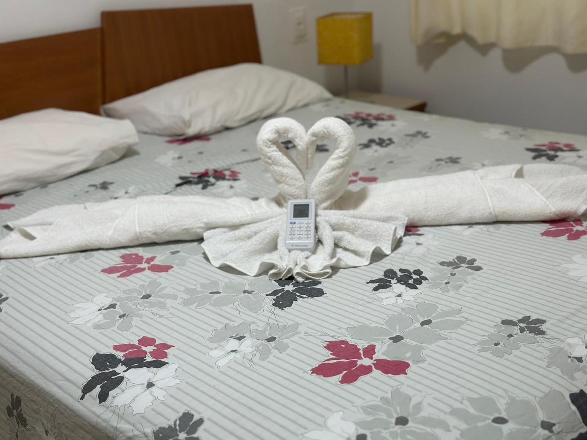 Flat Guarajuba 4 Quartos Terreo A Beira Mar - Pe Na Areia - Governanca Com Arrumadeira E Wi Fi Inclusos Camassari Esterno foto