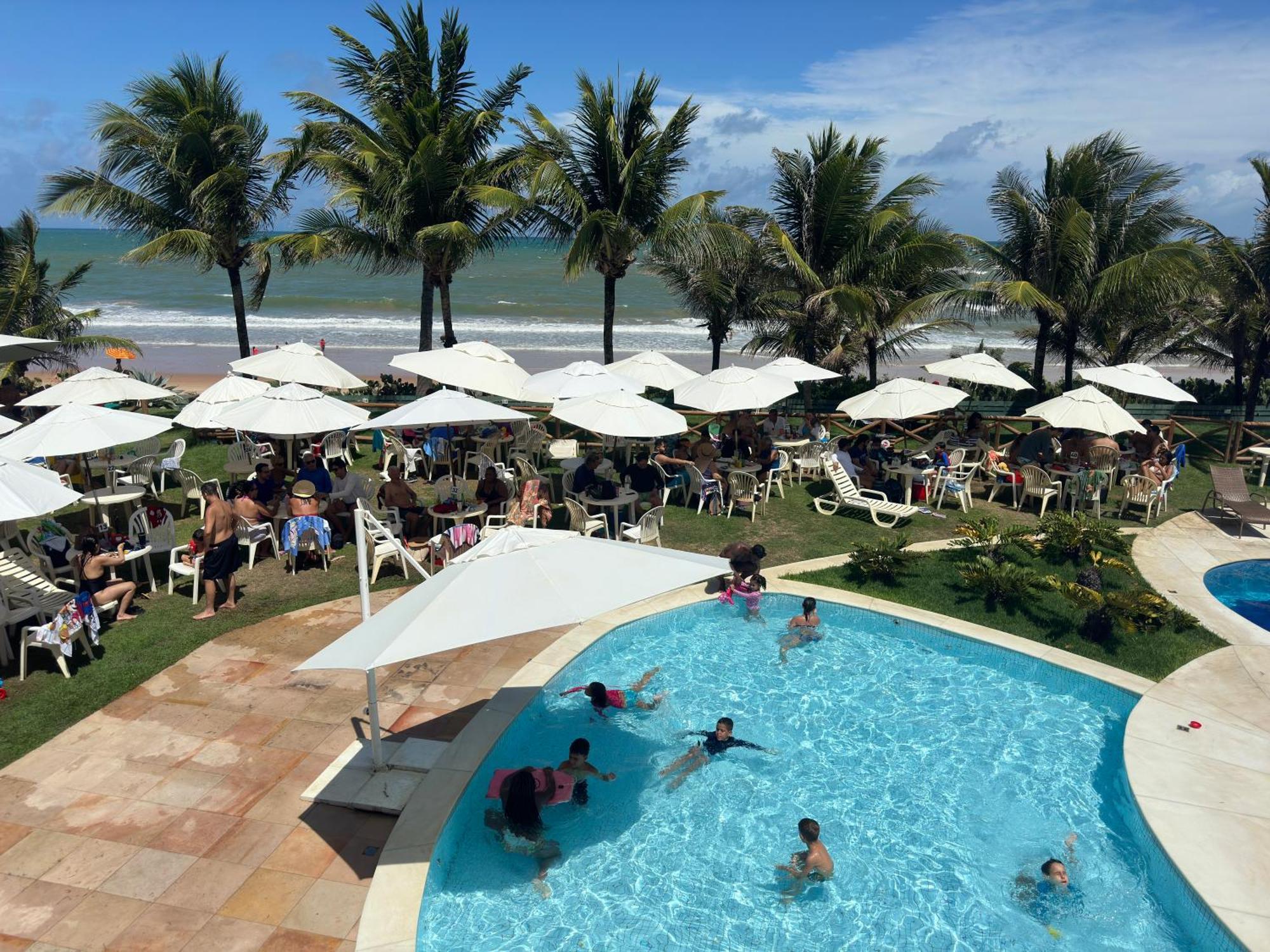 Flat Guarajuba 4 Quartos Terreo A Beira Mar - Pe Na Areia - Governanca Com Arrumadeira E Wi Fi Inclusos Camassari Esterno foto